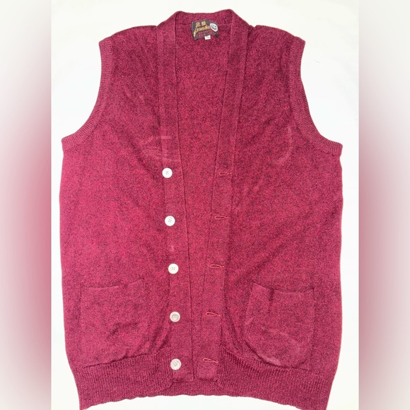 Elegant Burgundy Cardigan Vest - Picture 2 of 4